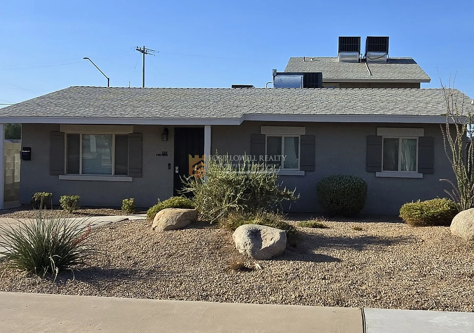Newly Renovated 3 Bedroom, 2 Bath Home Available May! — Photo 2