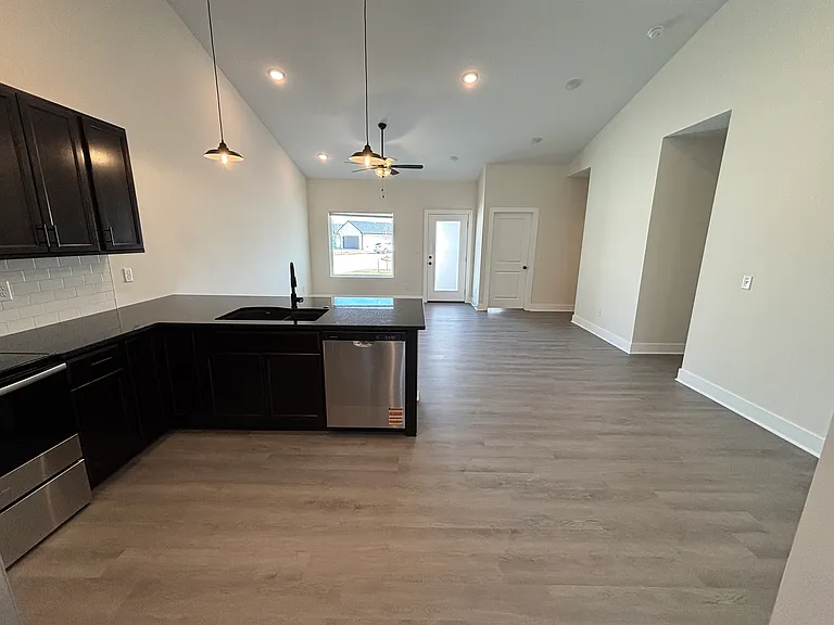 5249 S Chase Ave — Photo 8