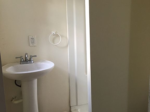 4th image of 251 Walker St APT 5