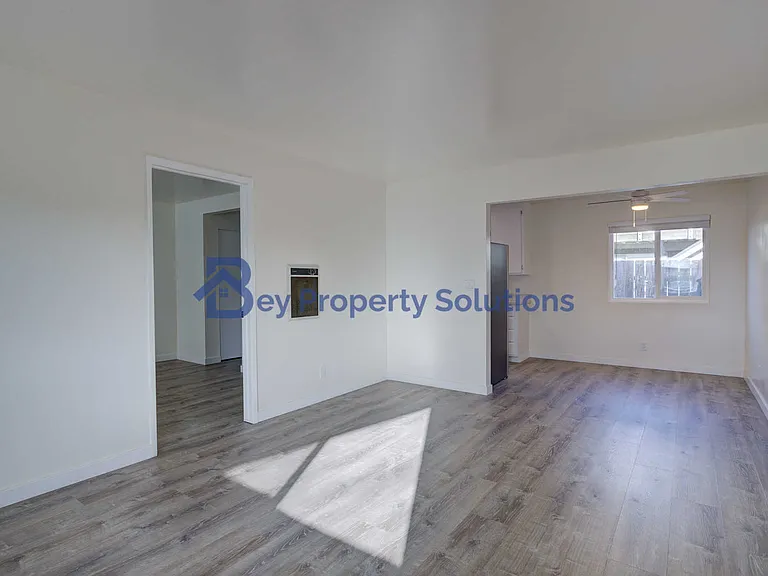 142 S Rena St #H — Photo 4