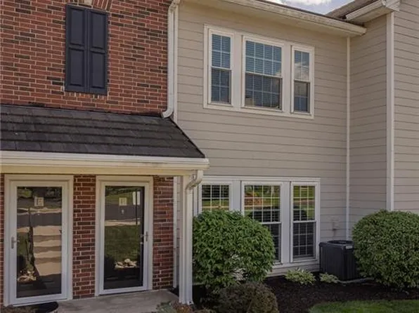11603 Tomahawk Creek Pkwy APT F, Leawood, KS 66211