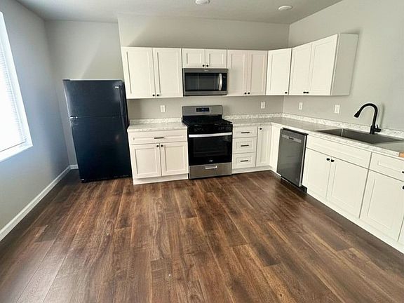 3rd image of 102 Hastings Ave APT 2