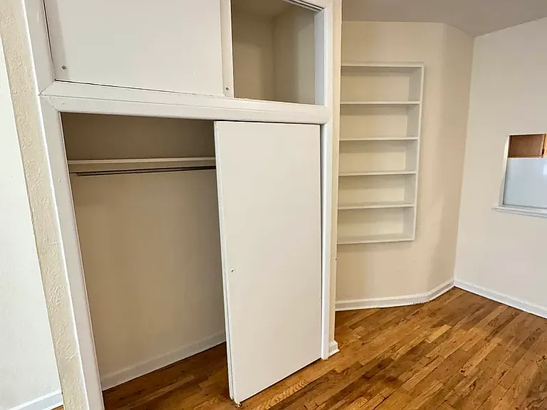 319 E 25th St #4D — Photo 5
