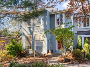 2028 Chadds Ford Dr, Reston, VA 20191