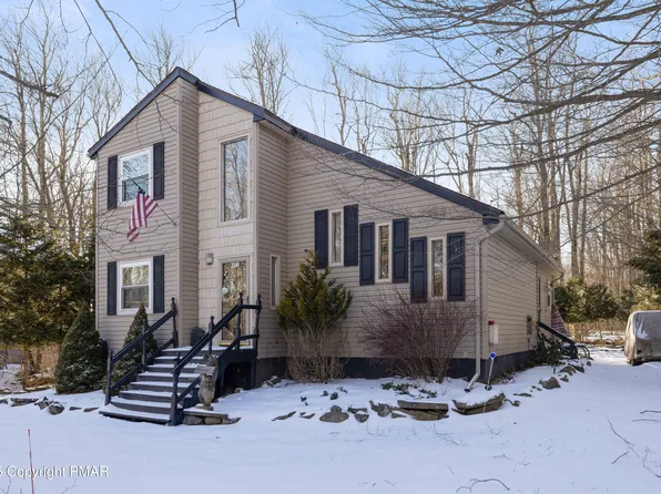 2607 Foxledge Dr, Tobyhanna, PA 18466