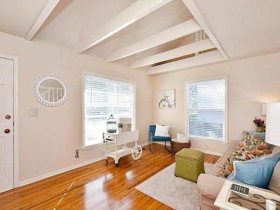 5th image of 3126 Texas Ave S