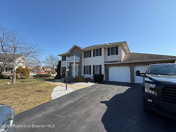 3rd image of 409 Jenna Kay Dr
