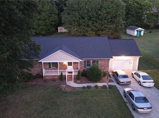 1155 Quail Hollow Rd, Kernersville, NC 27284