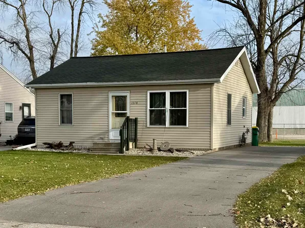 1378 Thrush St, Green Bay, WI 54303