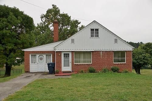 1st image of 3013 Richard Ave NE