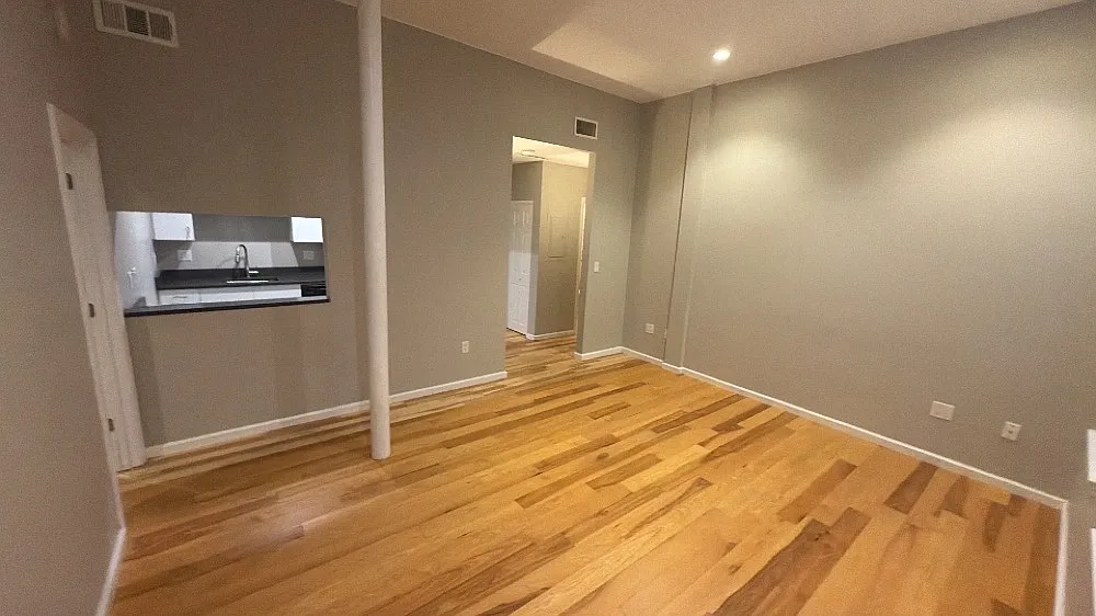 2 bed, 999 sqft, $3,800 — Photo 2