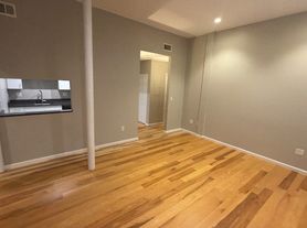 17 Bow St