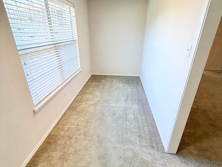 5914 88th Pl — Photo 7