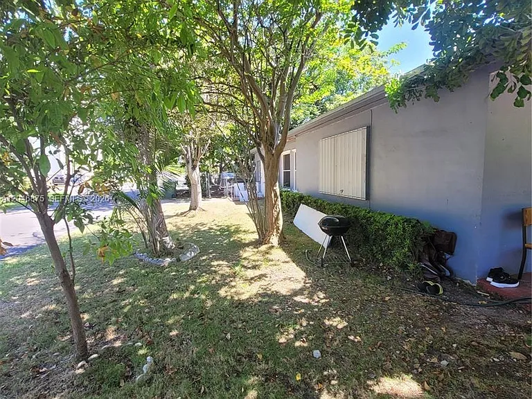 1132 Moffett St — Photo 27