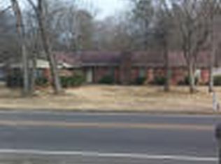 1805 Lawndale Dr, Tupelo, MS 38801