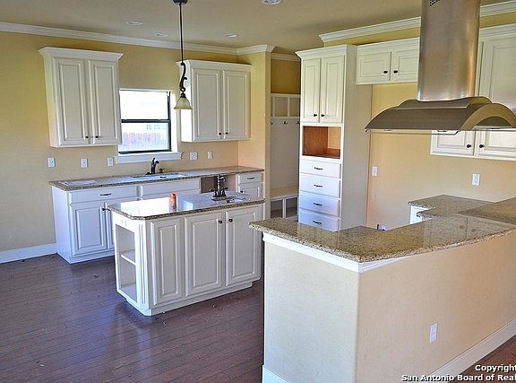 3rd image of 1103 Two Wood Way