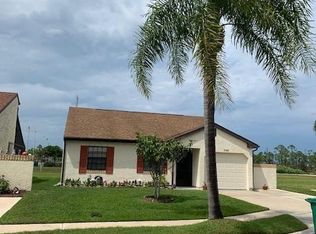 2360 SE Brekenridge Cir, Port Saint Lucie, FL 34952