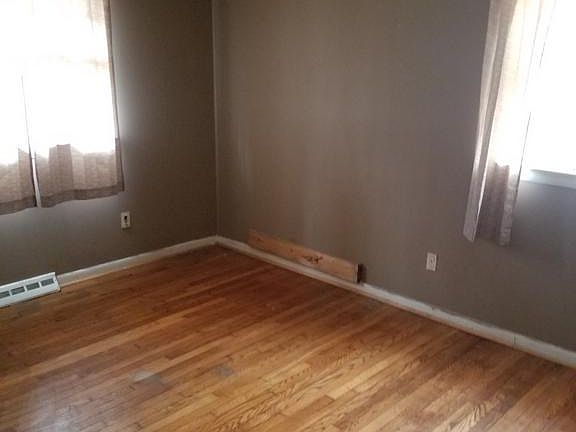 4th image of 222 Cushman Ave