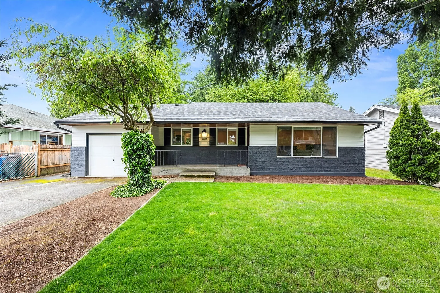 13437 4Th Avenue SW photo 1