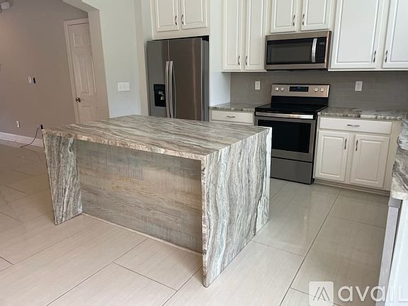 4th image of 339 Richmond Dr #339