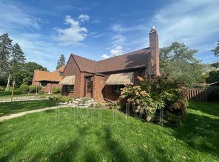 8425 Northcote Ave, Munster, IN 46321
