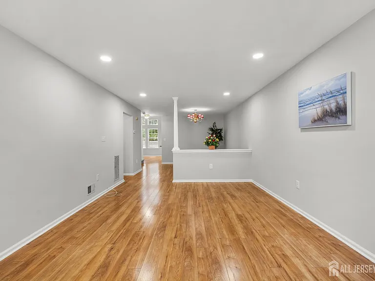 16 Lee Ct #405 — Photo 20
