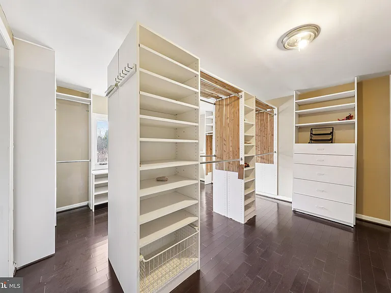 5301 Goldsboro Rd — Photo 35