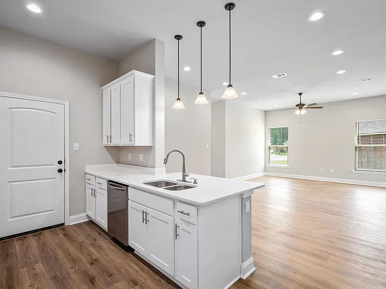 950 Gibson Ct — Photo 4