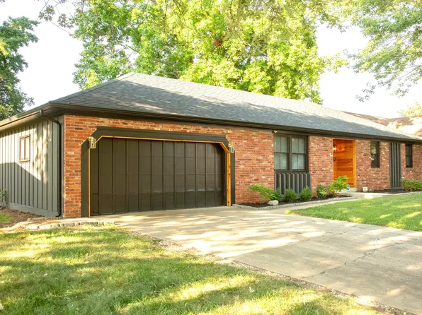 1142 E Woodland Street, Springfield, MO 65807