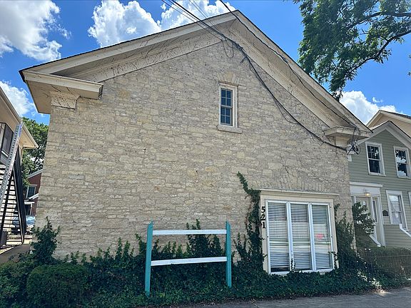 3rd image of 523 E Illinois Ave