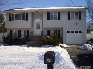 77 Stone Blvd, Massapequa, NY 11758