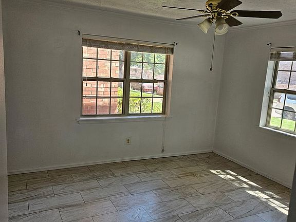 3rd image of 6101 N Brookline Ave APT 5