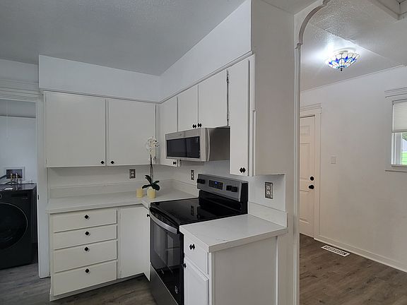 5th image of 8606 S D St #B