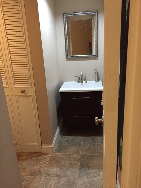 1/2 bath