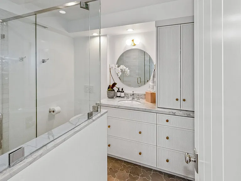 1710 Avenida Del Mundo #803 — Photo 30
