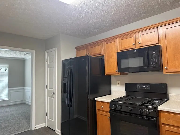 711 Tullamore Way — Photo 5