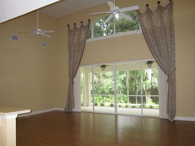 1st image of 3027 Bellflower Way