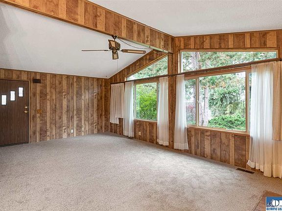 4th image of 80 Parkwood Blvd