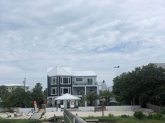 3rd image of 229 Sabine Dr