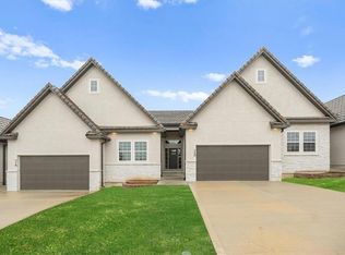 720 NE Lone Hill Dr #B, Lees Summit, MO 64064