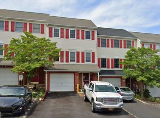 215 Robin Hill Cir, York, PA 17404