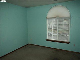 5th image of 101 NE 148th St
