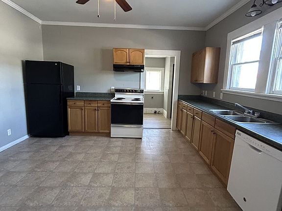 3rd image of 102 W Washington Ave