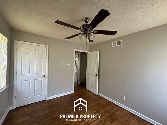 5101 Rolling Fields Dr — Photo 14