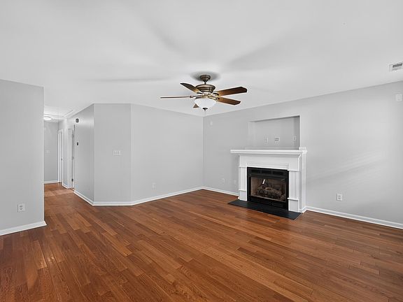 5th image of 3633 Blue Blossom Dr