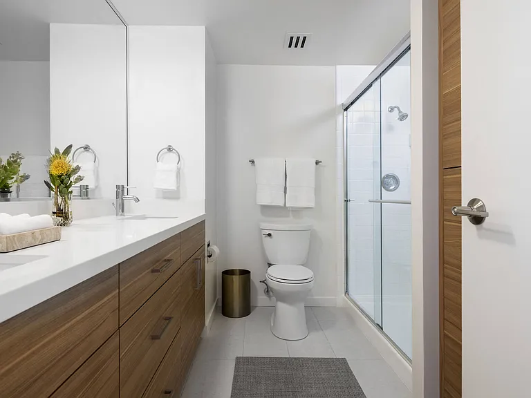 1200 Lakeshore — Photo 10