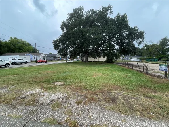 959-961 12th St, Gretna, LA 70053