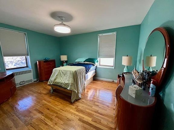 4th image of 2140 Knapp St APT 4G