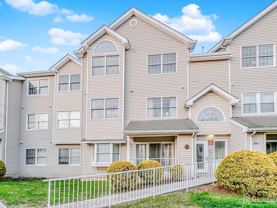 1st image of 425 Edpas Rd