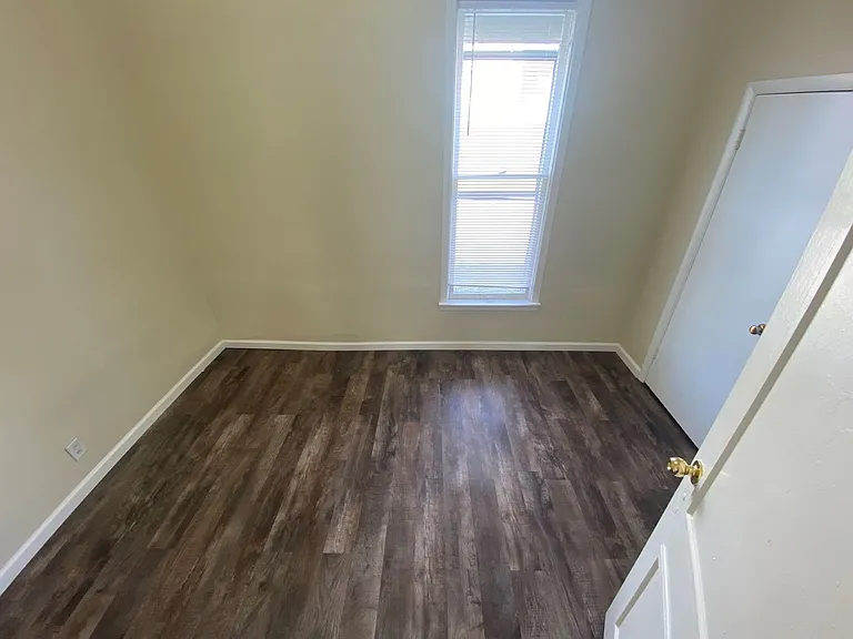 4149 Grant St — Photo 8